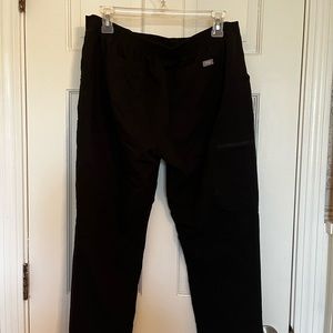 Figs. Black medium petite bottom and large top